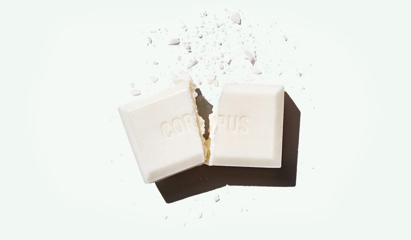 Nº GREEN Cleansing Bar  by Corpus Naturals at Petit Vour