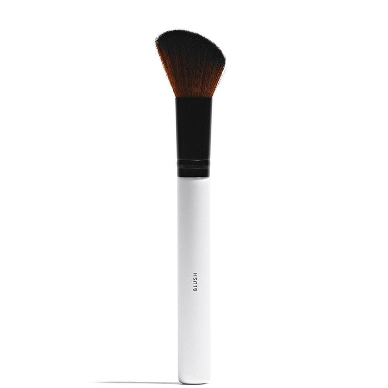 Blush Brush 185 mm by Lily Lolo at Petit Vour